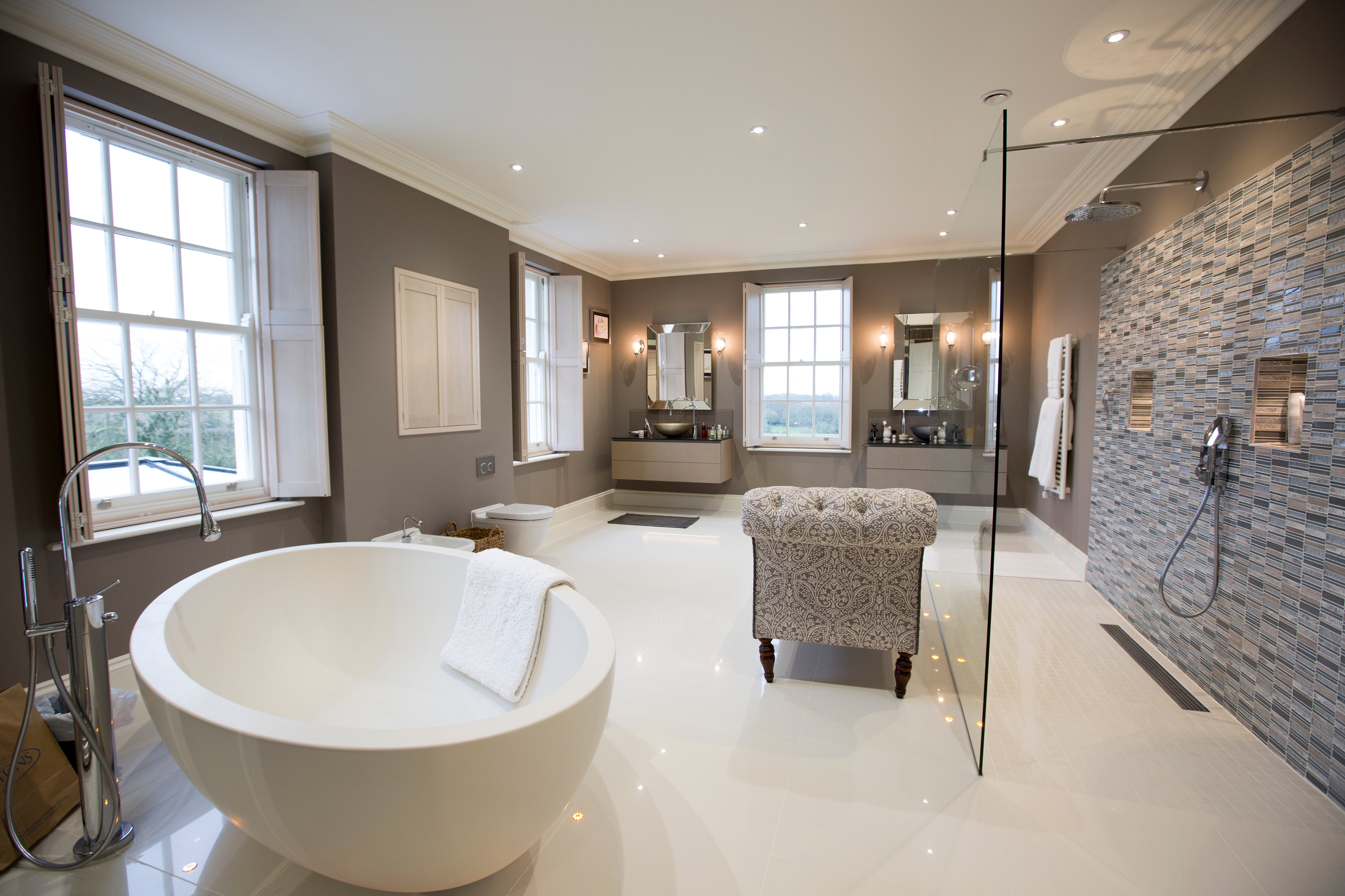 Becksteddle House master bathroom